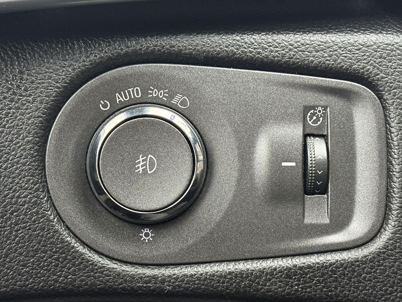 Cadillac SRX (2011) 3.0 V6 AWG Elegance, LPG, PANO - fotka 23 z 49