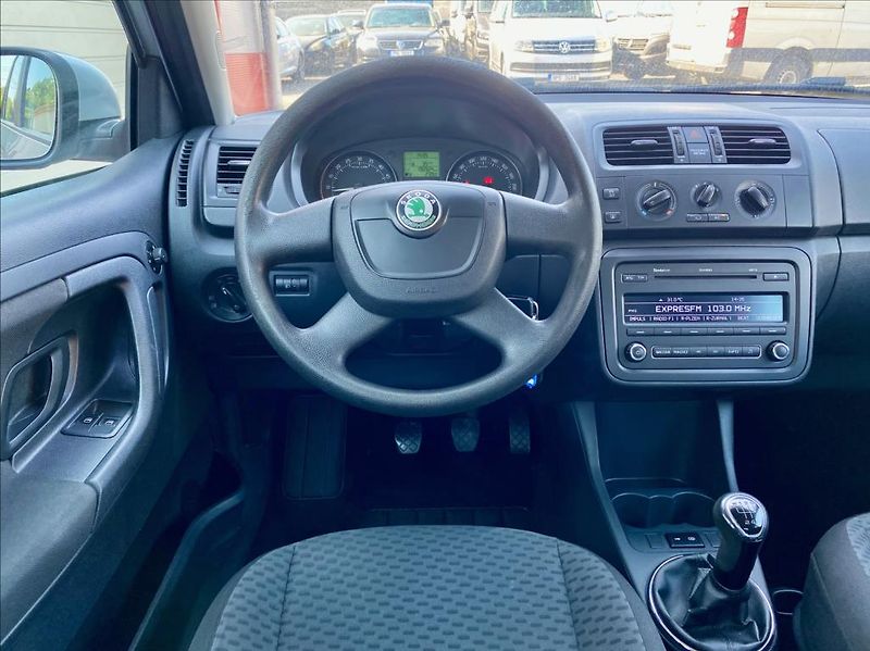 Škoda Fabia 1,6 TDI CR 55kW Active Combi - fotka 21 z 38