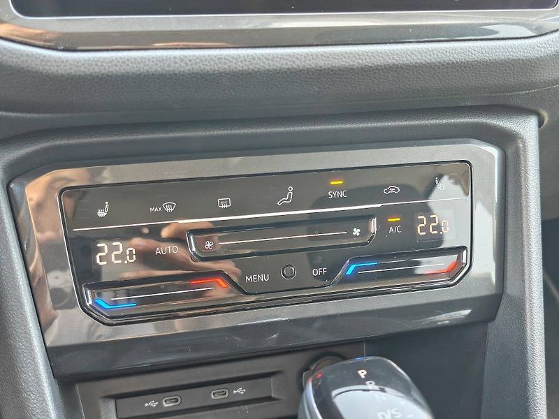 Volkswagen Tiguan Elegance 7DSG 1,5TSi - fotka 18 z 23