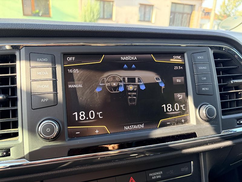 Seat Ateca 1.4TSI 110KW TAŽNÉ 360 KAMERY - fotka 39 z 53