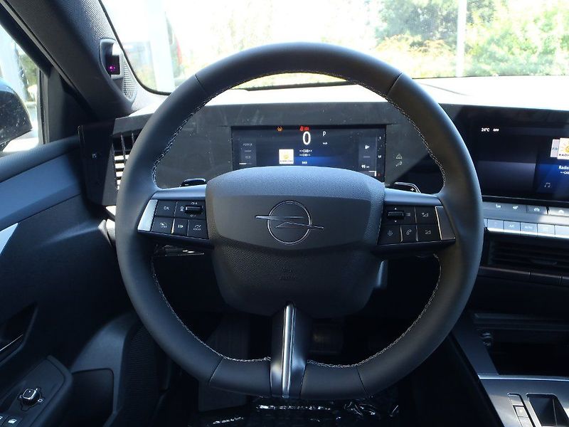 Opel Astra ST Edition Hybrid 1.2 Turbo - fotka 14 z 34