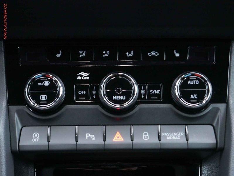 Škoda Karoq (2022) 1.5 TSi, ČR, AC, TZ, navi - fotka 16 z 20