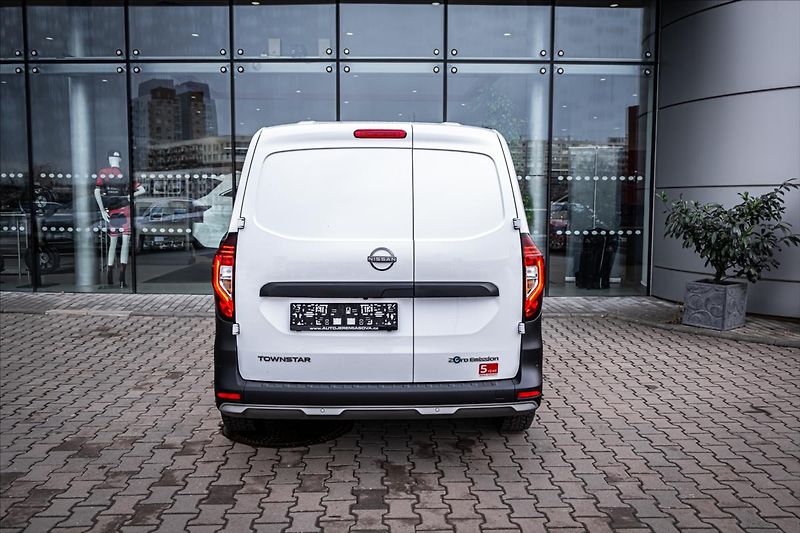 Nissan Townstar 0,0 EV VAN 45 kWh L2 TEKNA - fotka 16 z 33