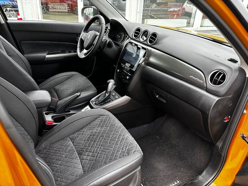 Suzuki Vitara 4x4 automat Elegance - fotka 8 z 11