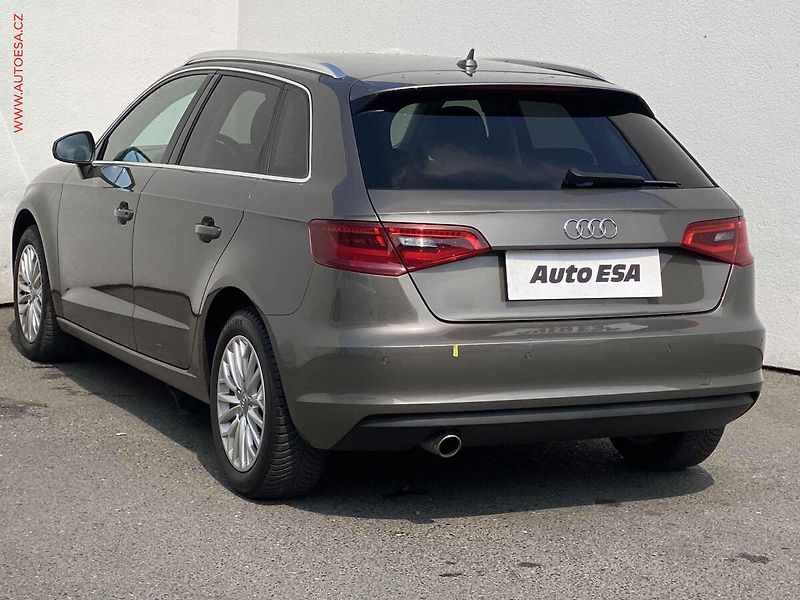 Audi A3 (2014) 1.2 TFSi, Ambiente, bixen - fotka 6 z 18