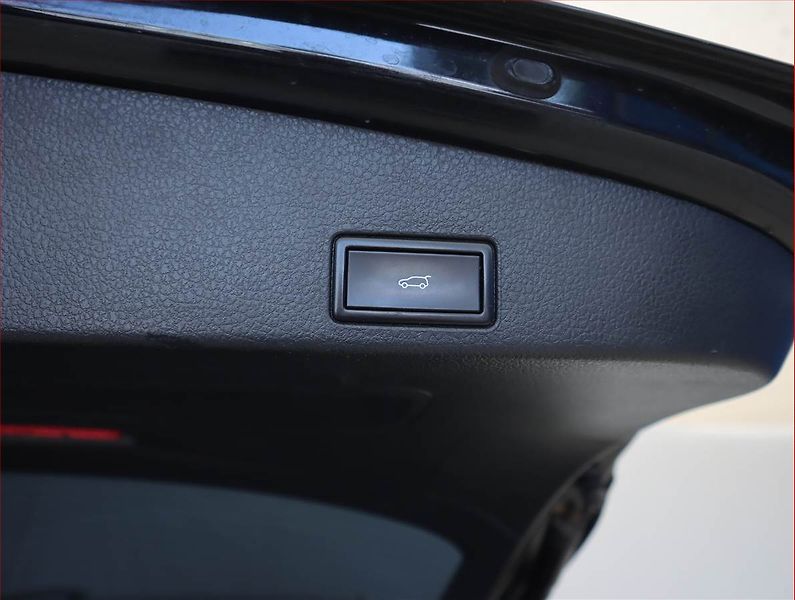 Volkswagen Touareg (2016) 3.0 TDI, 4X4, Automat - fotka 18 z 23