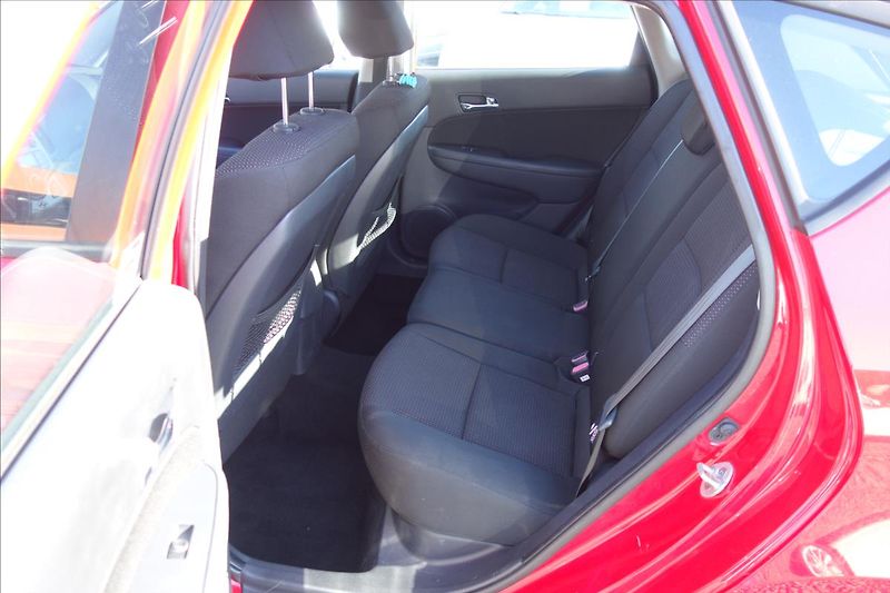 Hyundai i30 1,4 i, ČR, SERV.KN., COMFORT. - fotka 14 z 34