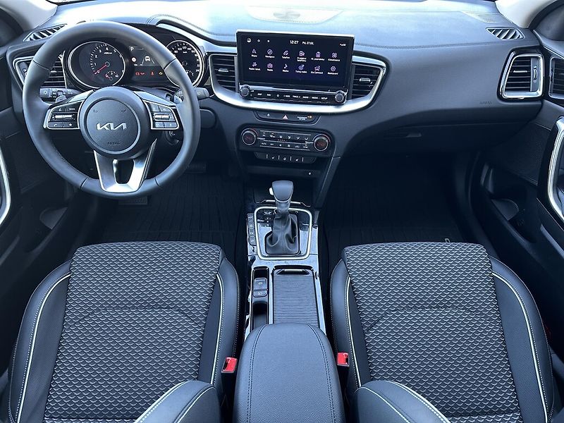 Kia XCeed (2026) 1,6 T-GDi 7DCT 110 kW EXCLUSIV - fotka 5 z 6