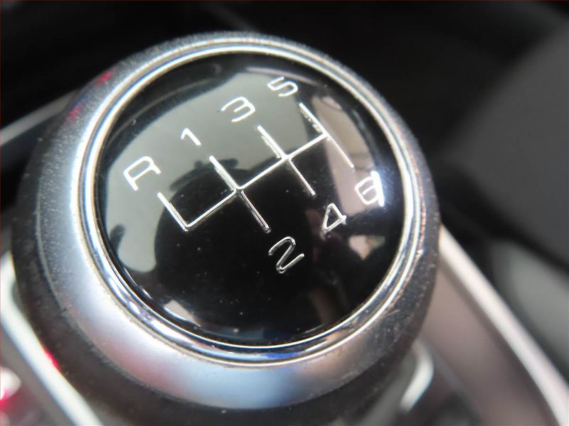 Audi A4 (2011) S-Line 2.7 TDI, Xenony - fotka 12 z 14