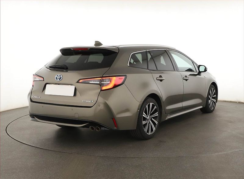 Toyota Corolla (2021) Style 2.0 Hybrid - fotka 5 z 16