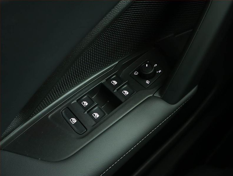Volkswagen Tayron (2026) 1.5 eTSI - fotka 19 z 19