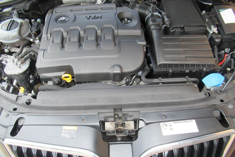 Škoda Octavia 2.0 TDi AUT. KLIMA SADA KOL - fotka 20 z 21