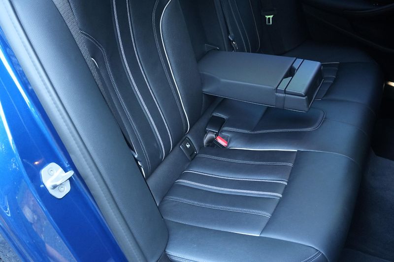 BMW Řada 5 540i xDrive, ČR, ACC, Harman - fotka 39 z 40