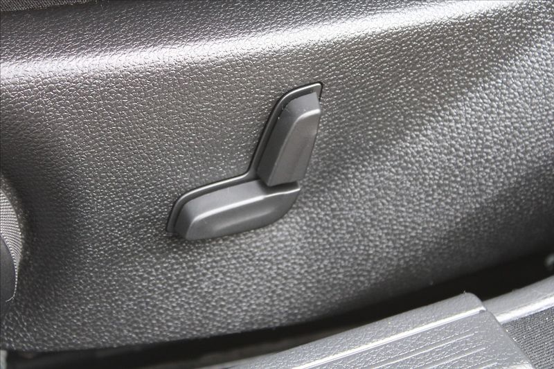 Mercedes-Benz Třídy C 2,1 200d  NOVÉ V ČR,VÝHŘEVY - fotka 20 z 32