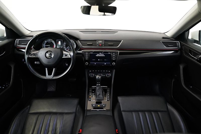 Škoda Superb - fotka 5 z 28