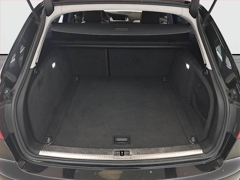 Audi A4 (2009) 2.0 TFSI, Serv.kniha, Navi - fotka 13 z 19