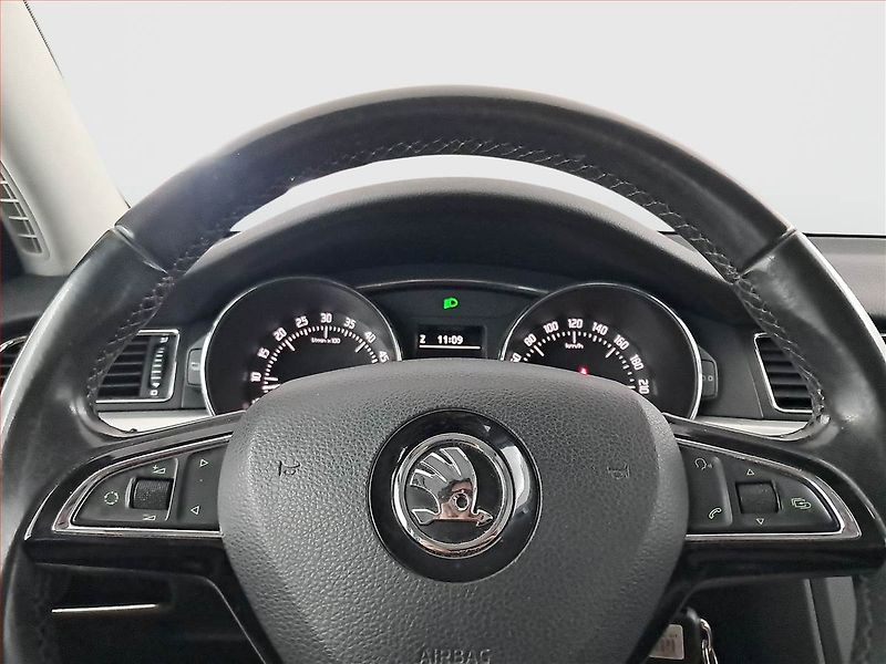 Škoda Superb (2014) Greenline 1.6 TDI, Navi - fotka 17 z 17