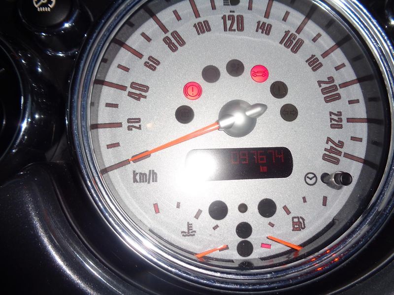 Mini Cooper 1,6 - fotka 10 z 20
