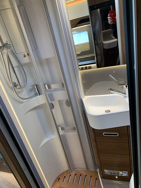 Hymer B MC I 550 volné od 1.10.26 - fotka 16 z 24
