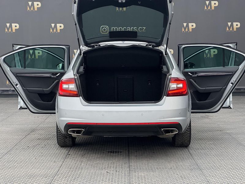 Škoda Octavia (2019) 2.0TSi 245 RS, DSG, PANO   - fotka 11 z 50