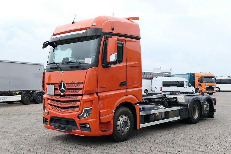 Mercedes-Benz Actros (2022) 2553 6x2 JNK EURO 6 - fotka 2 z 15