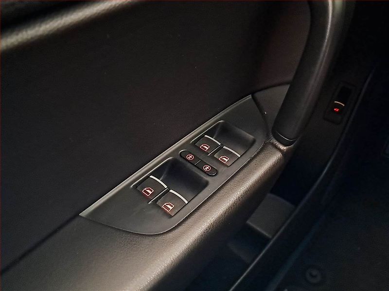 Volkswagen Touareg (2012) 3.0 TDI, 4X4, Automat - fotka 18 z 21