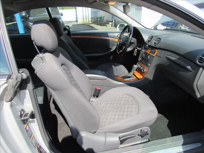 Mercedes-Benz CLK 2,7 270 CDI Elegance - fotka 10 z 27