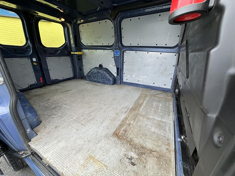 Ford Transit Custom (2014) SPORT 2.2/114Kw  *3.Místa *TZ* - fotka 30 z 41