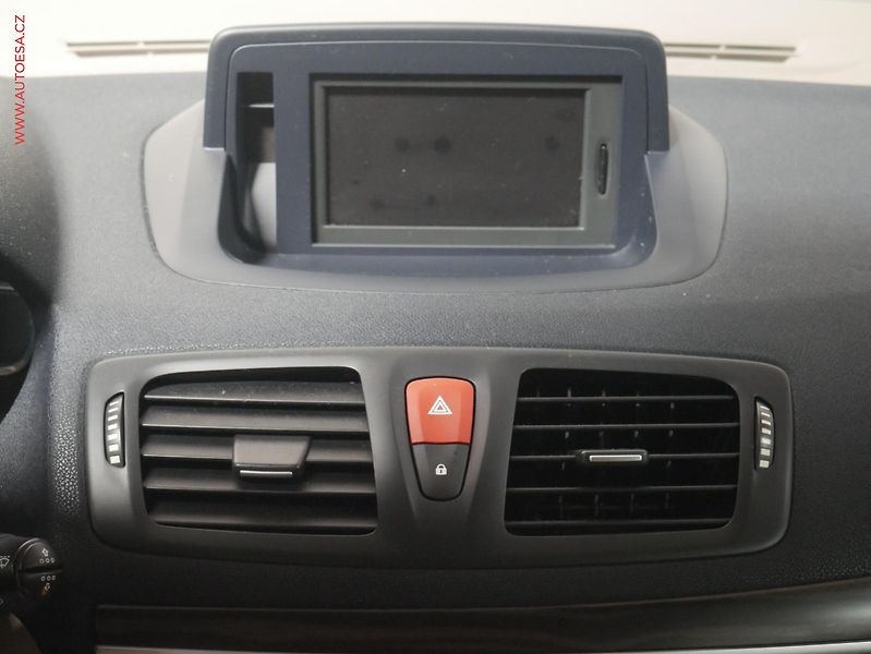 Renault Mégane (2010) 1.9 dCi, Navi, AC - fotka 14 z 18