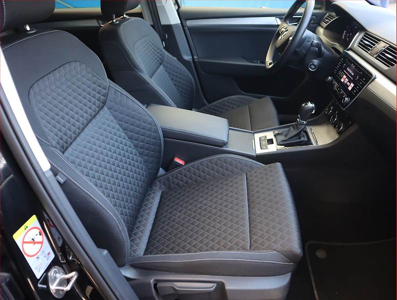 Škoda Superb (2023) Style 1.5 TSI - fotka 9 z 24