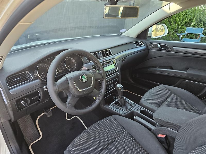 Škoda Superb 1.4 TSI 92 kW,TAŽNÉ,SERVISKA - fotka 19 z 50