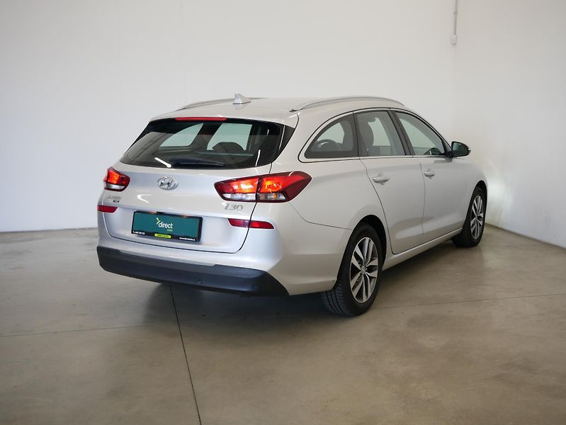 Hyundai i30 - fotka 2 z 6