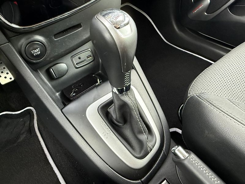 Renault Clio RS 200 GP Automat REZERVACE - fotka 35 z 42