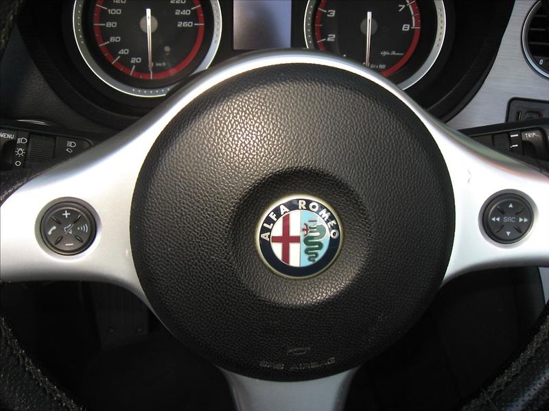 Alfa Romeo Spider 2,2 JTS 185PS  Exclusive - fotka 33 z 46