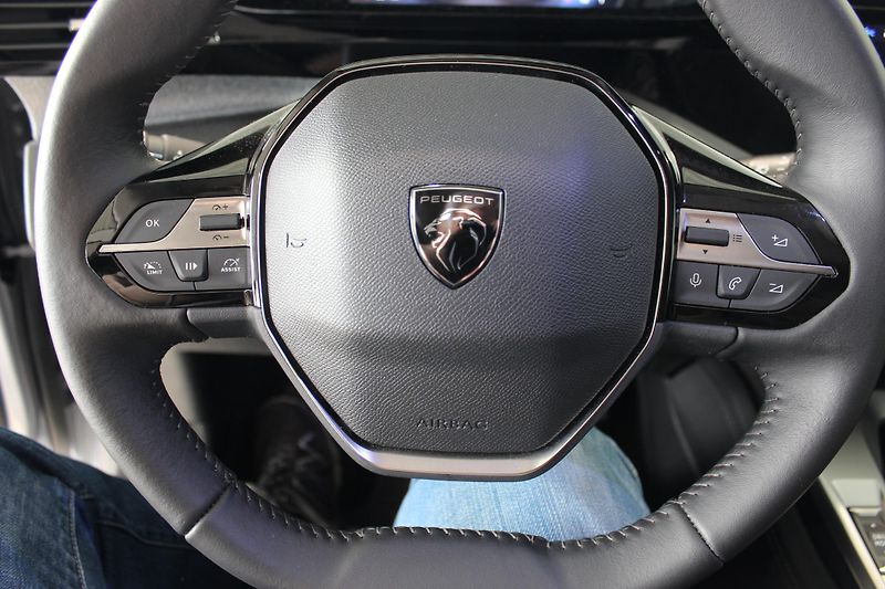 Peugeot 308 (2023) 1.2 PureTech,130HP,ČR,DPH - fotka 8 z 18