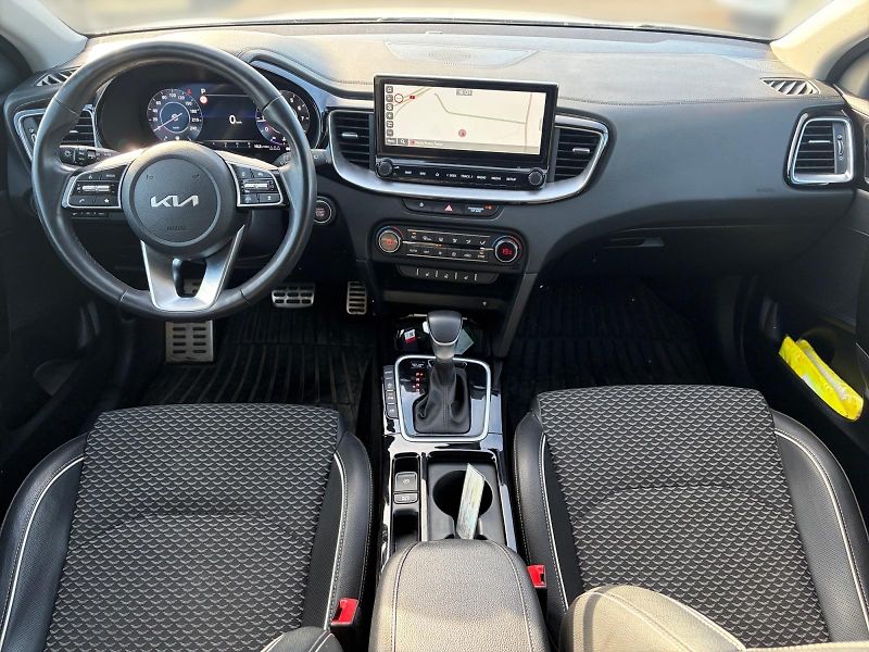 Kia Ceed (2023) TOP 1.5T-GDI 118k TAŽNÉ CZ DPH - fotka 9 z 11