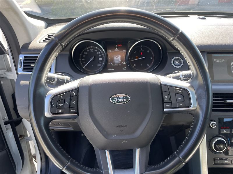 Land Rover Discovery Sport 2,0 TD4 132kw AWD Pano 7mist T - fotka 16 z 35
