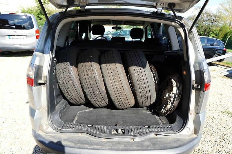 Ford S-MAX (2006) 1,8 TDCI 92 kW - fotka 11 z 26