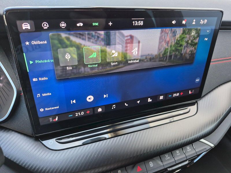 Škoda Octavia (2025) RS 2.0 TSI 195kW - fotka 20 z 33