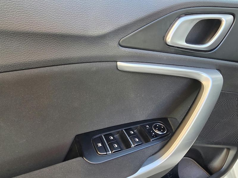 Kia Ceed 1.5-V ZÁRUCE-AUTOMAT - fotka 29 z 29