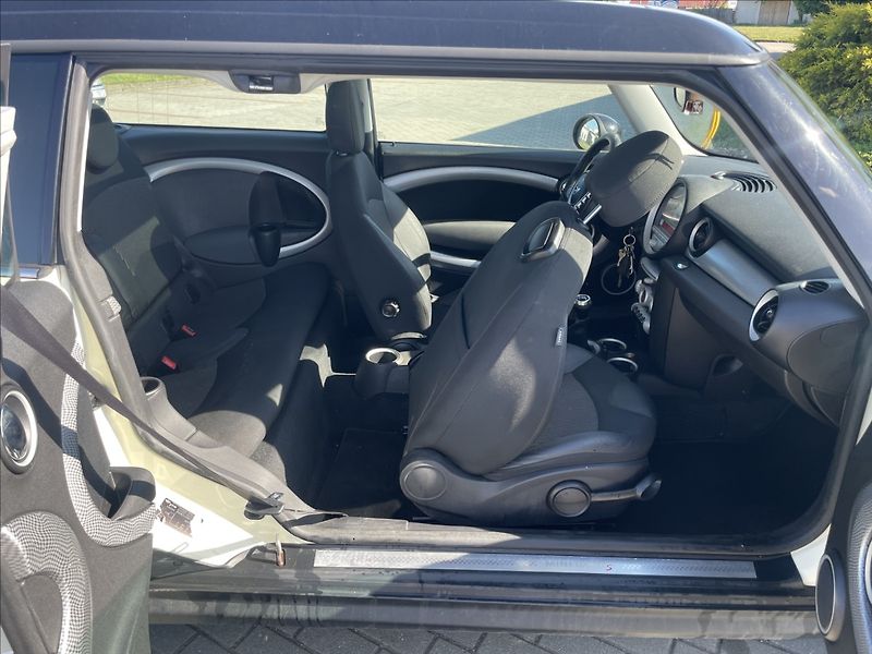 Mini Cooper S 1,6 i 16V 135kw S Panorama - fotka 10 z 35