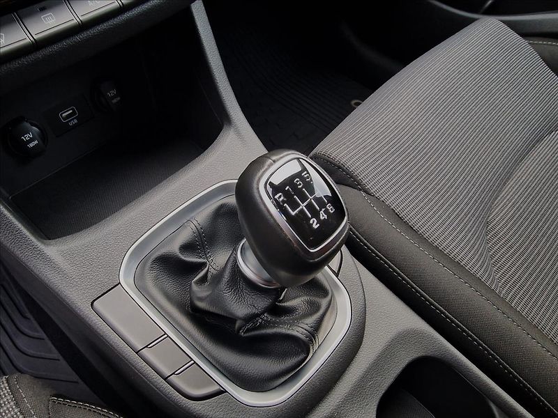 Hyundai i30 1.6 CRDi Comfort,ČR,1.Majitel - fotka 33 z 49