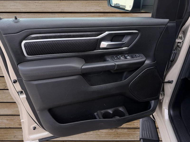 Dodge RAM (2022) +TRAVELLER+LOOK26+HEMI+ - fotka 19 z 24