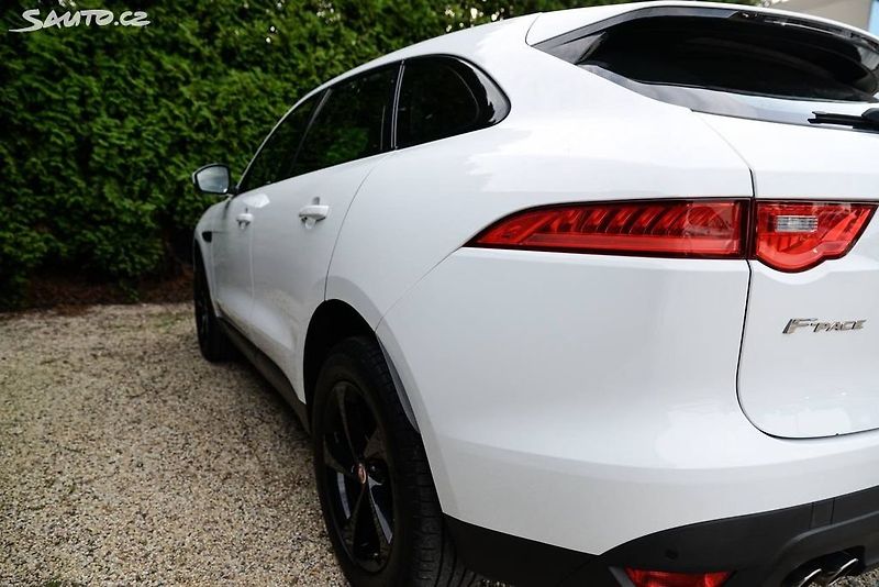 Jaguar F-Pace (2017) 2.0D  DPH - fotka 9 z 21