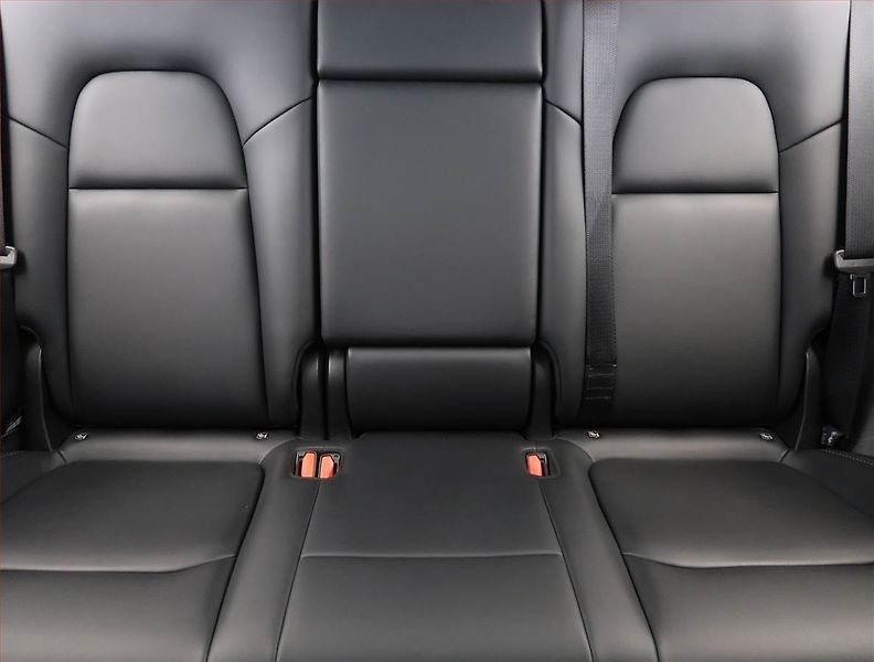 Tesla Model Y (2023) RWD LFP 60kWh, SoH 94% - fotka 10 z 33