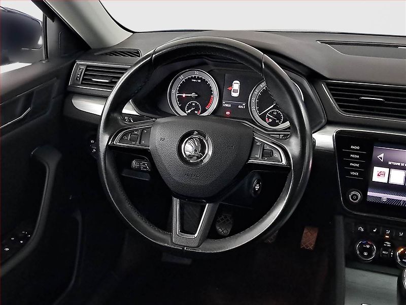 Škoda Superb (2019) 2.0 TDI, Serv.kniha, Tempomat - fotka 15 z 19