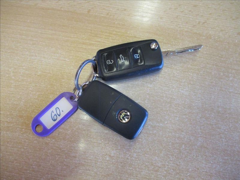 Volkswagen Polo 1,2 i,klimatizace, ABS,ASR, - fotka 31 z 31