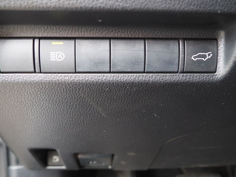 Toyota RAV4 (2019) 2.5 Hybrid, Automat - fotka 21 z 36