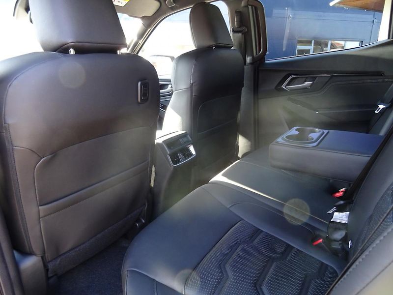 Isuzu D-Max V-Cross 1.9L 163K 4x4 6st. A/T - fotka 15 z 50
