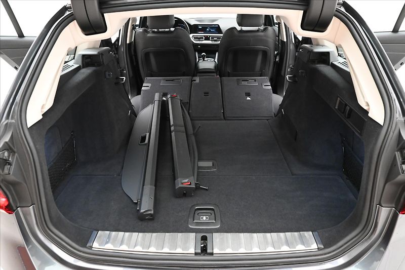 BMW Řada 3 2,0 320d 140 kW STEPTRONIC Zár - fotka 11 z 31